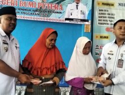 Hadi Susilo kepala Kampung Negeri Bumi Putera bagikan BLT DD Ekstrim Triwulan  Tahun 2025 berjumlah  26 KPM Januari -Febuari dan Maret sekaligus  Insentif Aparatur