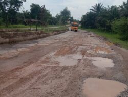 Jalan Perwira Dekat Kantor BPN Dumai Menuju Bukit Timah Rusak Parah Terbiar Butuh Perbaikan Dari Dinas PU Bidang Bina Marga