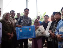 Pemerintah Kabupaten (Pemkab) Lampung Selatan kembali menyalurkan bantuan program Bedah Rumah bagi masyarakat kurang mampu