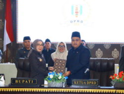 Bupati Ayu Asalasiyah Sampaikan Raperda Tentang Pertanggungjawaban Pelaksanaan APBD TA 2024