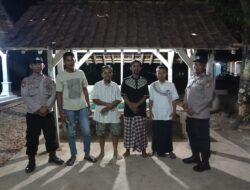 Sambang Pos Satkamling di Sukamaju, Satbinmas Polres Way Kanan Berikan Pembinaan Kamtibmas
