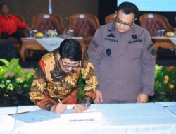 Bupati Hamartoni & Kajari Hendra Syarbaini Teken Kerja Sama Sinergitas Pengelolaan Keuangan Desa