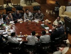 Presiden Prabowo Instruksikan Prototipe Listrik Pedesaan Tenaga Surya dan Bahas Giant Sea Wall di Hambalang