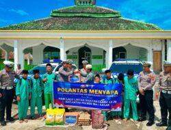 Hari Lalu Lintas Bhayangkara ke 70, Kasat Lantas Gelar Bansos dan Anjangsana di kediaman Alm. Ipda Rutaman