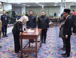 Lantik Pejabat Administrator dan Pengawas, Wagub Jihan Tekankan Adaptasi Cepat, Loyalitas, dan Empati