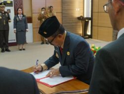 Bupati Sanggau Lantik Sekda Aswin Khatib