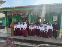 Kapolsek Blambangan Umpu Monitoring Pembagian MBG di SDN 2 Negeri Baru
