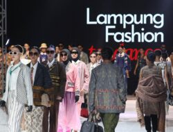 Ketua Dekranasda Provinsi Lampung Buka Lampung Fashion Tendance 2025, Tampilkan Desainer dari Sejumlah Negara