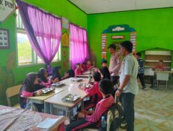 Monitoring MBG di Banjit, Bhabinkamtibmas Pastikan Pemenuhan Gizi Berjalan Efektif dan Bermanfaat