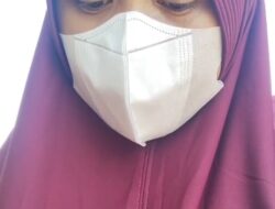 ‎Selingkuh Dengan Istri Orang Lain, Seorang Pria Tertangkap Basah Keluar Dari Hotel