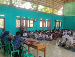 Kapolsek Adakan Police Goes To School di SMAN 2 Rebang Tangkas