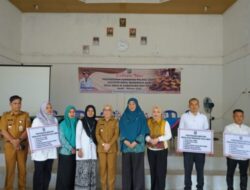 Perkuat Daya Saing Produk Lokal, Bupati Ayu Buka Bimtek IKM Gula Aren Dan Serahkan Bantuan Peralatan