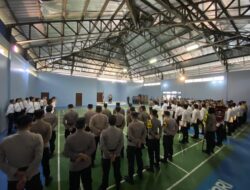 Dorong Motivasi Kinerja, Kapolres Way Kanan Beri 30 Penghargaan Personel Berprestasi dan Satu Polsek Dapat Bendera Hitam