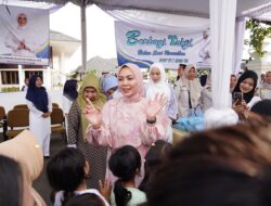 Antusiasme Warga Warnai Kegiatan Berbagi Takjil PKK dan DWP Ptovinsi Lampung
