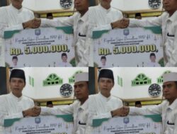 Melalui Safari Ramadhan Di Desa Tanjung Ganti ll Bupati Kaur Gusril Pausi S.Sos.M.A.P Rp.5 Juta Bantuan Untuk Pembangunan Masjid, Rp.20 Juta Untuk Bedah Rumah
