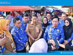 Cek Langsung ke Pasar, Sekda Supriyanto Pastikan Harga Sembako di Lampung Selatan Masih Terkendali
