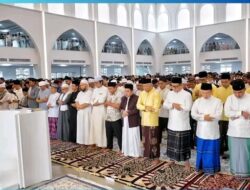 Gubernur Lampung Sholat Idulfitri Di-Masjid Al-Bakrie