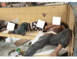 Anak Punk Kembali Ramai di Pasar Shopping Kayuagung, Masyarakat Kecewa – Desak Bongkar Pos dan Telusuri Jual Beli Lahan Pemerintah
