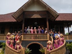 Bupati Muchendi Dorong Rumah Adat OKI di Anjungan Sumsel Jadi Pusat Kegiatan Masyarakat