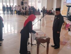 Sasar Peningkatan Mutu Pendidikan, Bupati Qudrotul Ikhwan Lantik 125 Pejabat Fungsional dan Kepala Sekolah