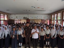 Kejaksaan Negeri Kepulauan Mentawai Laksanakan Kegiatan MPLS pada Siswa SMPN 2 Sipora