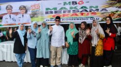 Ribuan Senyum Warnai Makan Bersama Gratis , Warga Apresiasi Kepedulian Bupati OKU