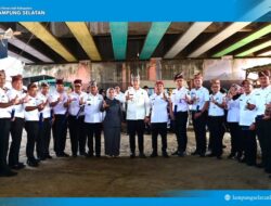 Bupati Egi Tinggalkan Aula, Pilih Bawah Flyover Natar untuk Lantik 12 Pejabat