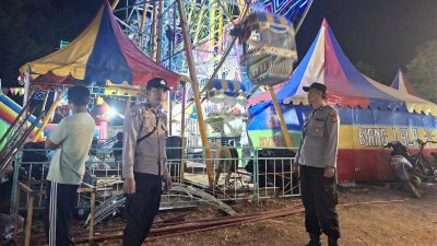 Jaga Kondusivitas Wilayah, Personel Polsek Kasui Amankan Kegiatan Pasar Malam