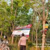 Cegah Karhutla di Musim Kemarau, Bhabinkamtibmas Pasang Banner Imbauan di Negeri Besar