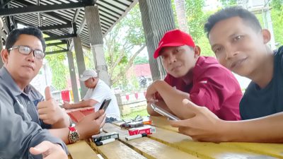 Sebuah Percakapan Reflektif di Sela-Sela Menunggu Liputan Rapat di DPRD