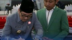 Bupati Hamartoni Hadiri Paripurna Pengesahan KUA-PPAS APBD Lampung Utara TA 2027