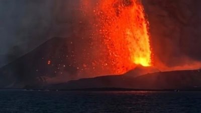 Aktivitas Gunung Anak Krakatau Dipantau, Pelayanan Merak-Bakauheni Tetap Berjalan