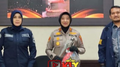 Polres Lampung Utara menetapkan dua orang sebagai tersangka dalam kasus dugaan pengancaman terhadap Kepala Desa Ogan Jaya, Hevi Sondia