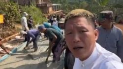 Warga Sinar Jawa dan Lebuay Patungan Rp60 Juta Cor Jalan, Bang Taun Sentil Bupati Tanggamus